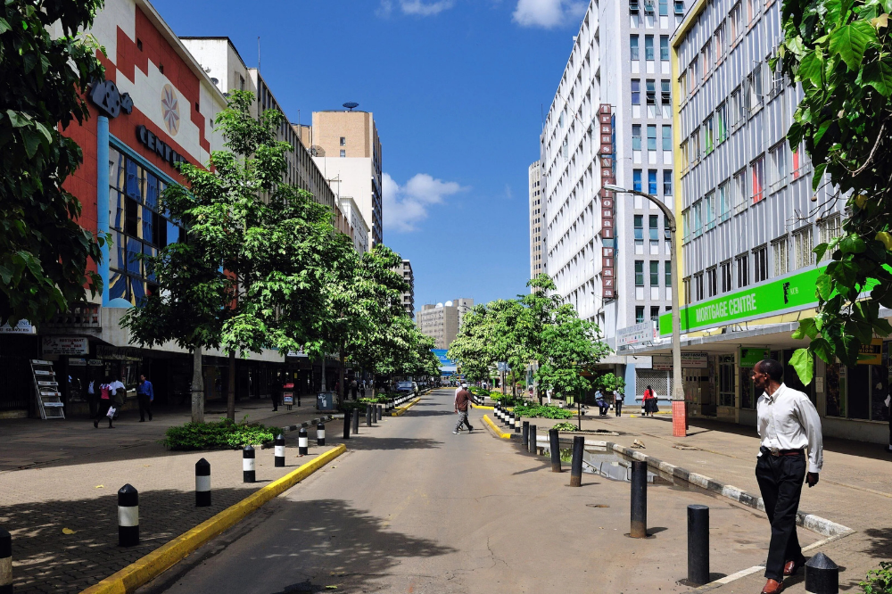 IGIHUGU CYA KENYA CYOROHEREJE ABAGISURA BAKOMOKA KU MUGABAME W’AFRIKA KUBONA IMPAPURO ZIBEMERERA KWINJIRA KU BUTAKA BWACYO 