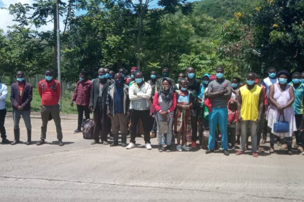 Uganda yirukanye Abanyarwanda 47 ibashinja kuba bari ku butaka bwayo mu buryo bunyuranyije n’amategeko. Bakiriwe kuri uyu wa Gatandatu ku mupaka wa Kagitumba.